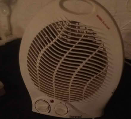 Photo of free Electric fan heater (Alcester Lanes End B14) #1