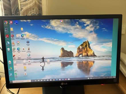 Photo of free LG LED 21.5" Monitor (pick-up only) (Barrhaven (Chapman Mills)) #1
