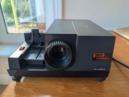 Photo of free Prestinox 680 Autofocus 35mm slide projector (Old Road OX3) #1