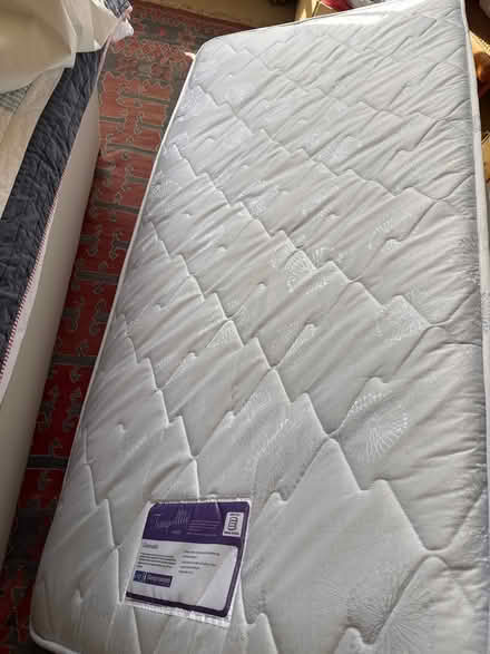 Photo of free Single mattress v good condition (Pimlico SW1) #3