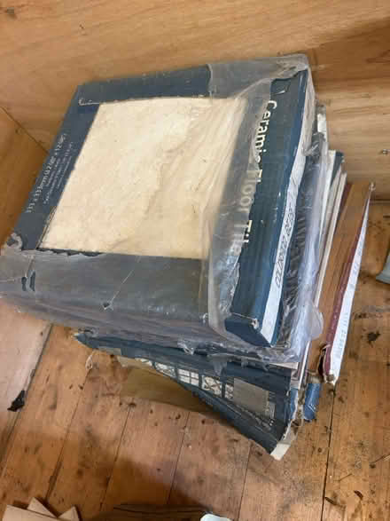 Photo of free Assorted wall and floor tiles SS17 (Stanford-le-Hope SS17) #2