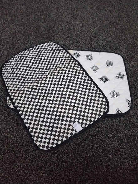 Photo of free padded place mats (Kendal LA9) #1