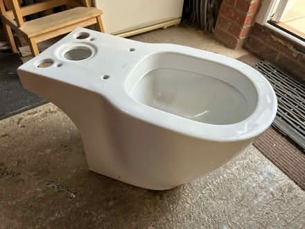 Photo of free White Toilet (wallingford OX10) #1