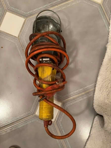 Photo of free Trouble Light (South Brampton) #1