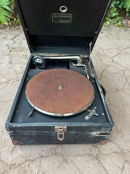Photo of free Wind up record player (WR6 5AS Bishops Frome Hfds) #1
