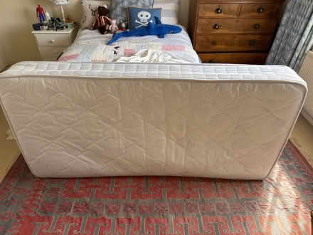 Photo of free Single mattress v good condition (Pimlico SW1) #1