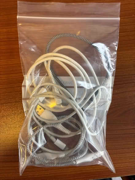 Photo of free iPhone accessories (windsor SL4) #1