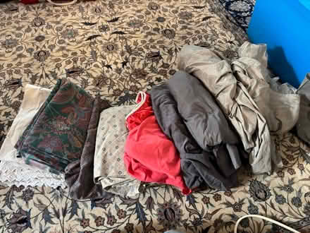Photo of free Various bed sheet sets (Midtown Toronto) #1