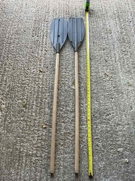 Photo of free Two paddles and a dinghy foot pump (Cam GL11) #2