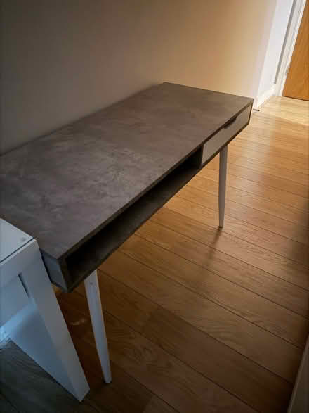 Photo of free Study desk (Wandsworth SW18) #1