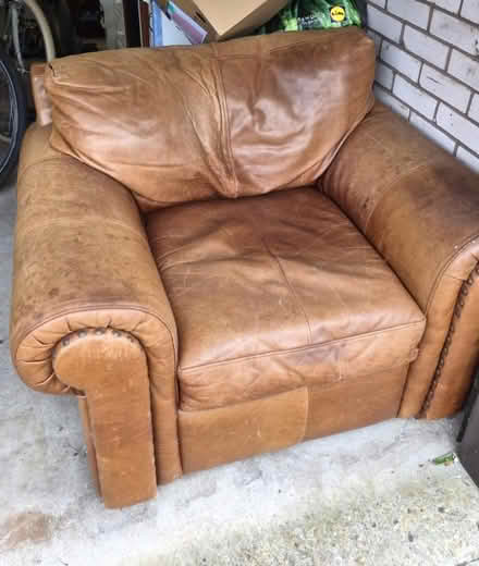 Photo of free Big leather armchair (Bonnyrigg EH19) #1