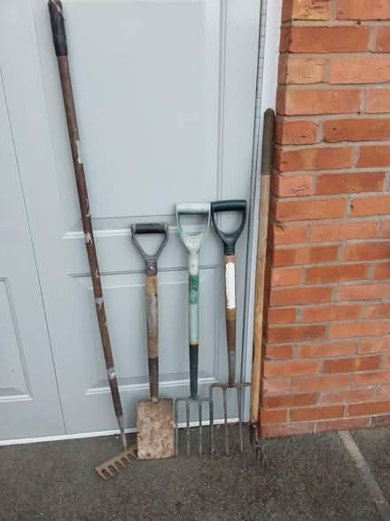 Photo of free 5 garden hand tools - 1 rake, 1 spade 1 shovel & 1 hoe (Gobowen SY11) #2