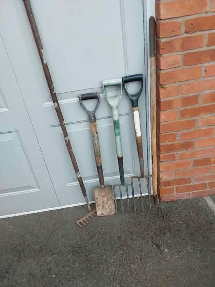 Photo of free 5 garden hand tools - 1 rake, 1 spade 1 shovel & 1 hoe (Gobowen SY11) #1