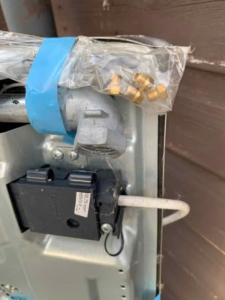 Photo of free Gas hob as new (Maesbrook SY10) #4