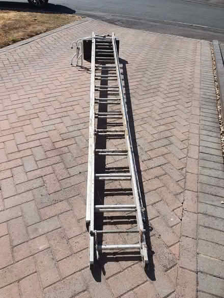 Photo of free Extending Ladder (Kempshott RG22) #1