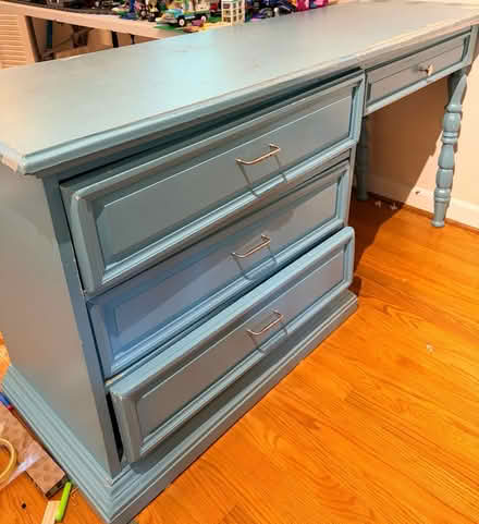Photo of free desk (Larchmont, Norfolk) #2