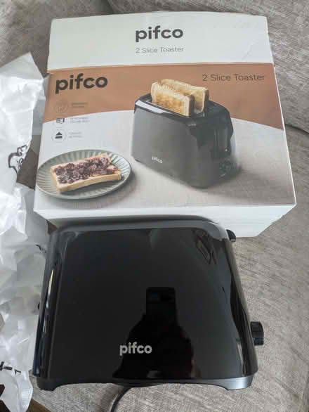 Photo of free Black toaster. (Bachelor's Bump TN35) #3