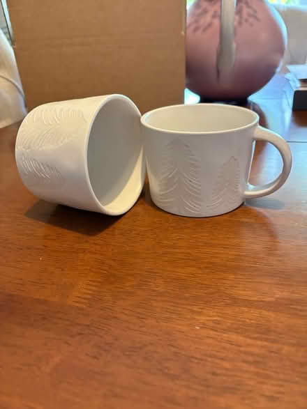 Photo of free Pair of Christmas mugs. (Morrell Avenue OX4) #3