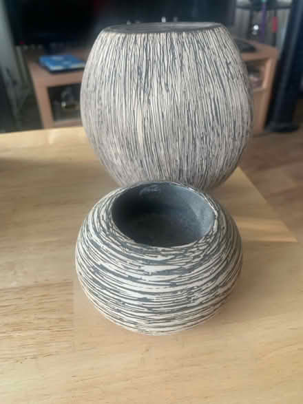 Photo of free Small vas and tea light holder (Thamesmead DA18) #1