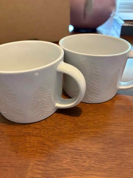Photo of free Pair of Christmas mugs. (Morrell Avenue OX4) #2