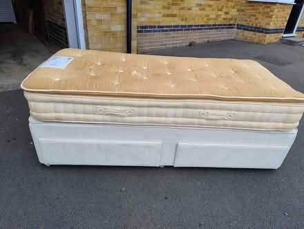 Photo of free 2draw single divan (Allestree DE22) #2