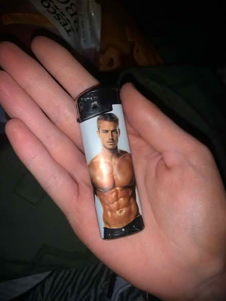 Photo of free a lighter (Constable Lee BB4) #1