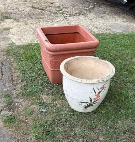 Photo of free Two large outdoor plant pots (Dean Court OX2) #1