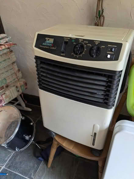 Photo of free Portable air con unit (Kingswood) #4