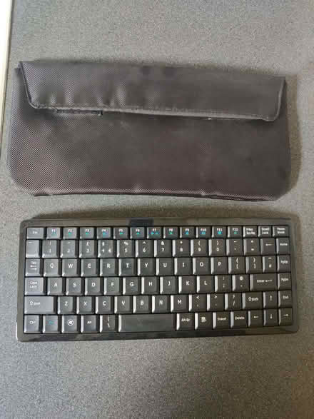 Photo of free Accuratus Curve wireless keyboard (Meersbrook S8) #2