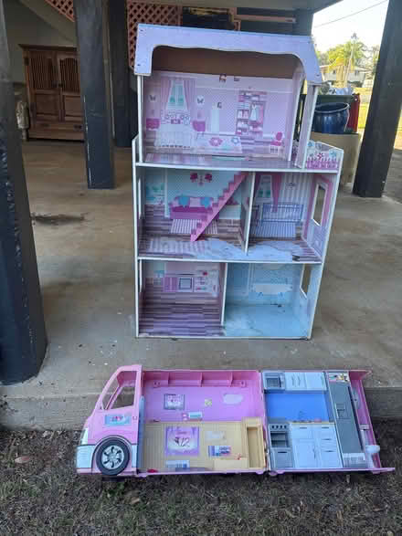 Photo of free Dolls house and campervan (Blackbutt) #1