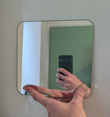 Photo of free Small square mirror (Crookes (S10)) #1