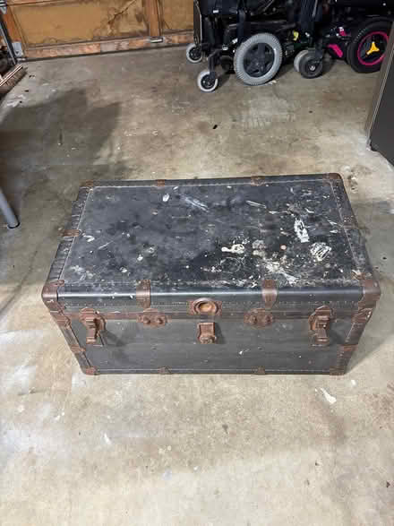 Photo of free Steamer trunk (Snohomish (The Falls)) #1