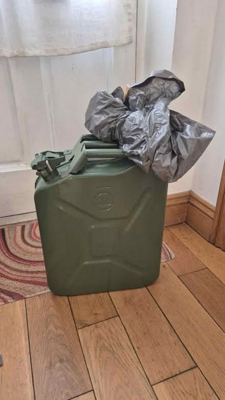 Photo of free 20 L of Diesel, not the fuel can (Tw77jf) #1
