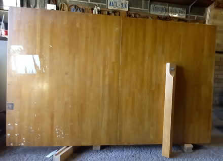 Photo of free Table (North York: Bathurst Manor) #1