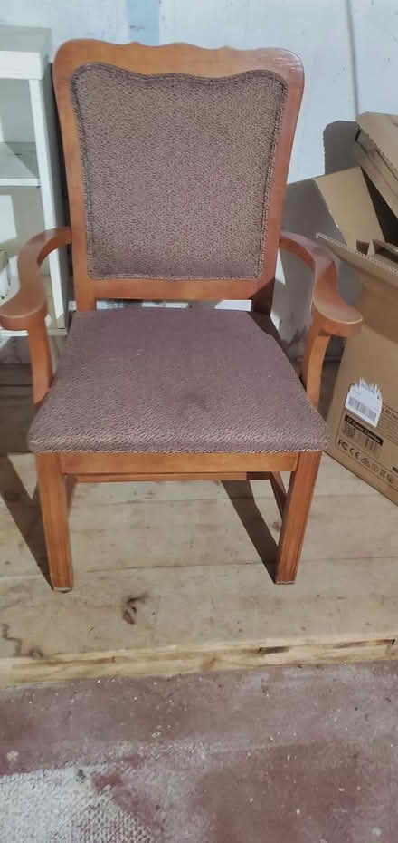 Photo of free Vintage Wooden Chair (Fancy Gap) #1