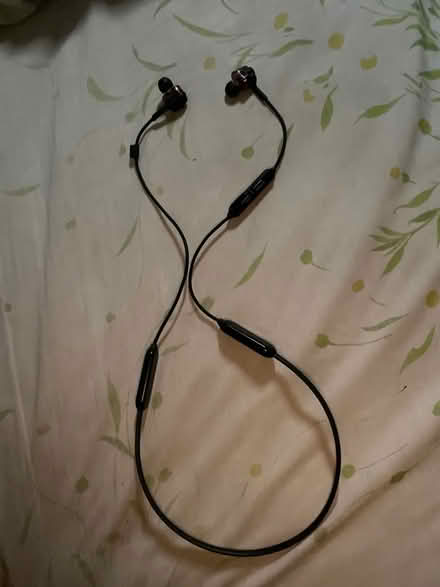 Photo of free Wireless bluetooth earbuds (Washington Park) #1