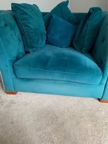 Photo of free Teal velvet Chesterfield-style love seat (Croham CR0) #3
