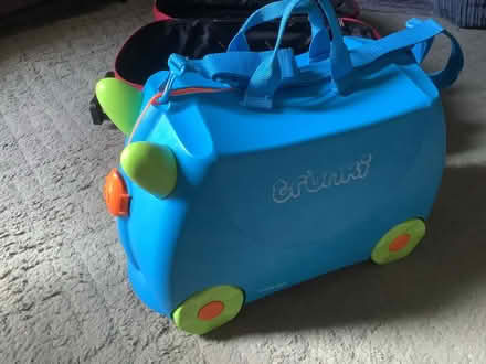 Photo of free Kids Trunki Suitcase in Blue and Green (Cottingham HU16) #3