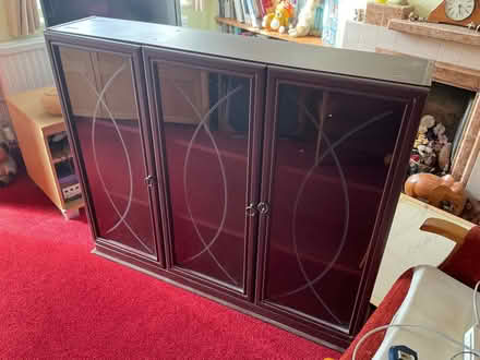 Photo of free China cabinet (Grove OX12) #1