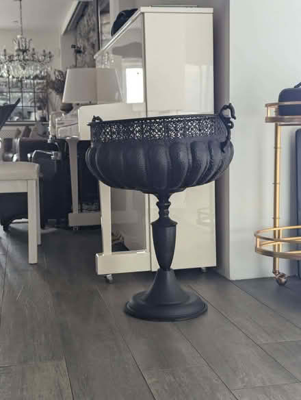 Photo of free Tall urn on stem (Yealand Redmayne LA5) #3