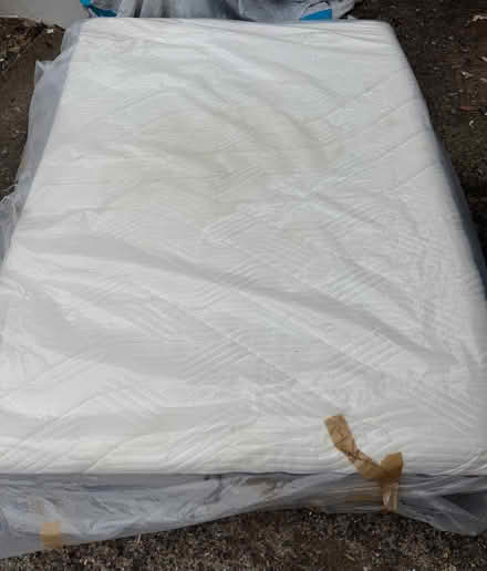 Photo of free Tempur Memory Foam King Size Mattress (Glyndebourne Farm BN8) #2