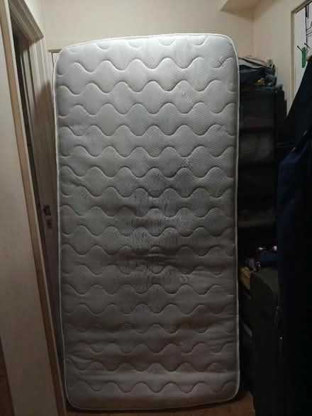 Photo of free Mattress (90x190x18cm) (Shortlands BR2) #1