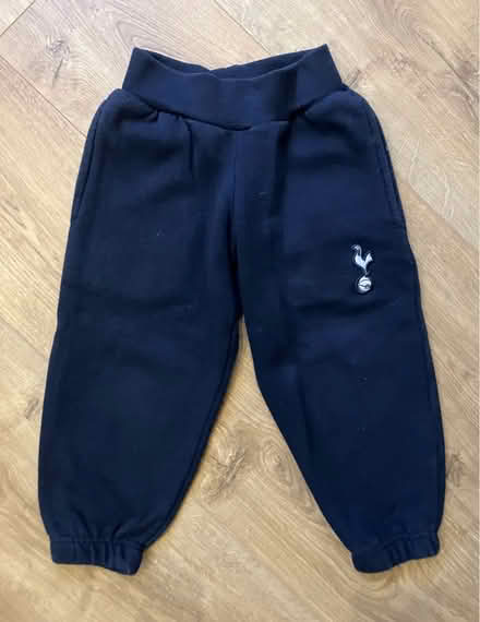 Photo of free Pair of Spurs joggers 3-4y (Hitchin SG4 7SN) #1