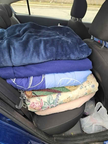Photo of Gently Used Blankets/Throws (detroit) #1