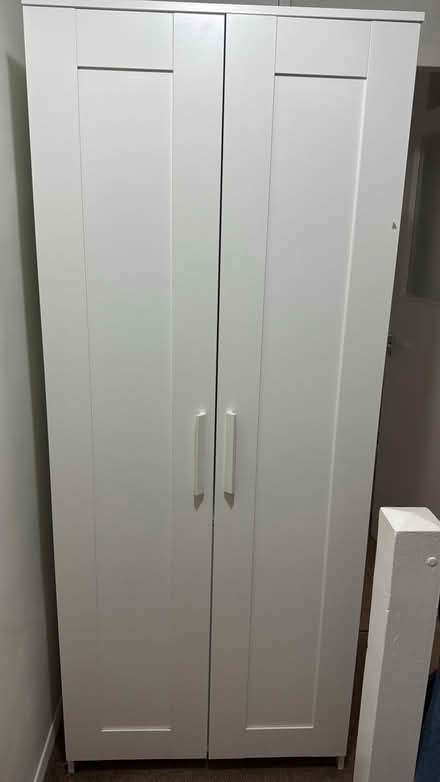 Photo of free White single Wardrobe (Wandsworth SW15) #4