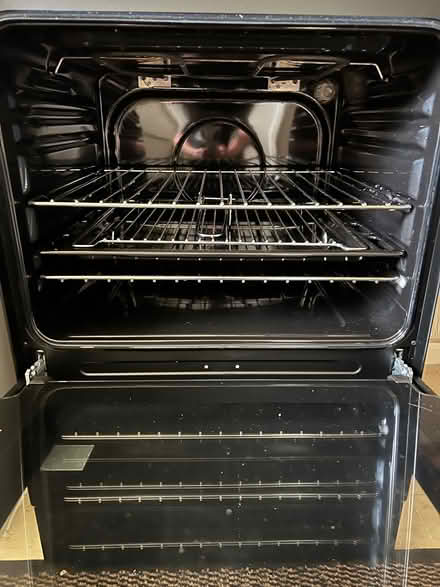 Photo of free Swan electric cooker (Upper gornal) #3