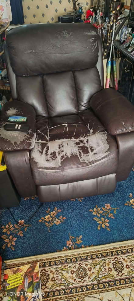 Photo of free Dark Brown Electric Power Recliner Chair (Thornton Heath CR7) #1