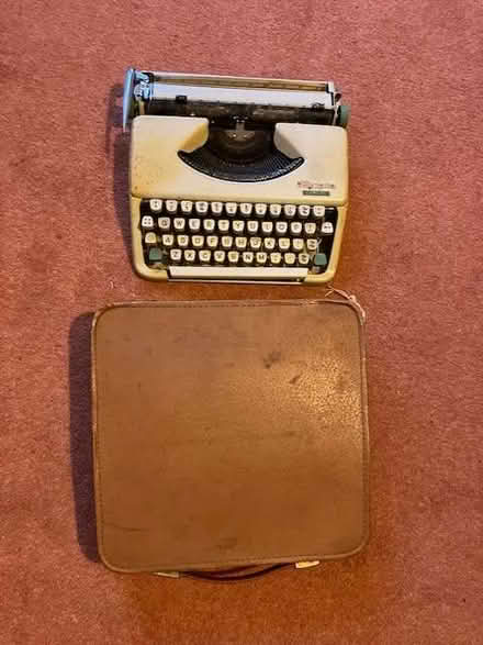 Photo of free portable typewriter (Seaton AB24) #1