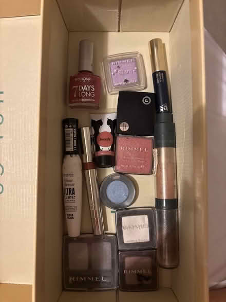 Photo of free Make up (Battersea SW11) #1