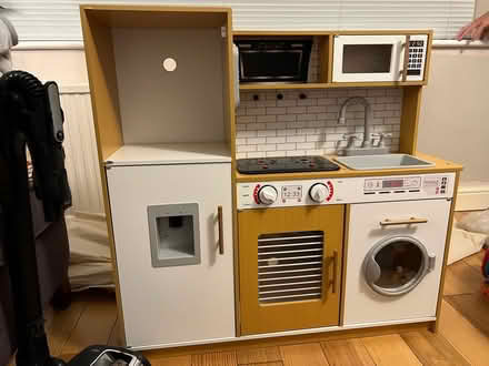 Photo of free Children’s kitchen (Finchampstead RG40) #1